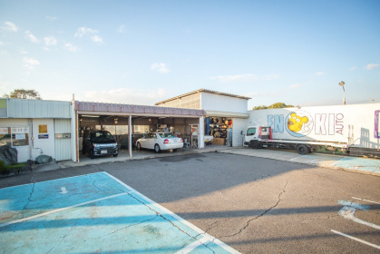 安城市のエノキオートは整備工場完備の自動車販売店です